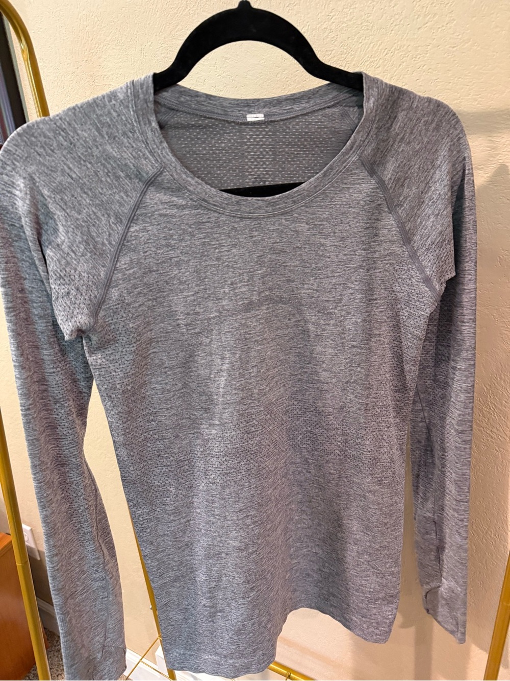 lululemon athletica Gray Heather Long Sleeve Crew Top